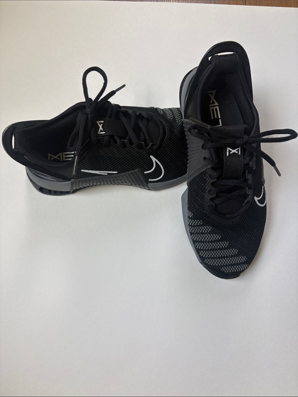 Nike Black and White Metcon Big Kids Athletic Sneakers size 4.5 NWOB